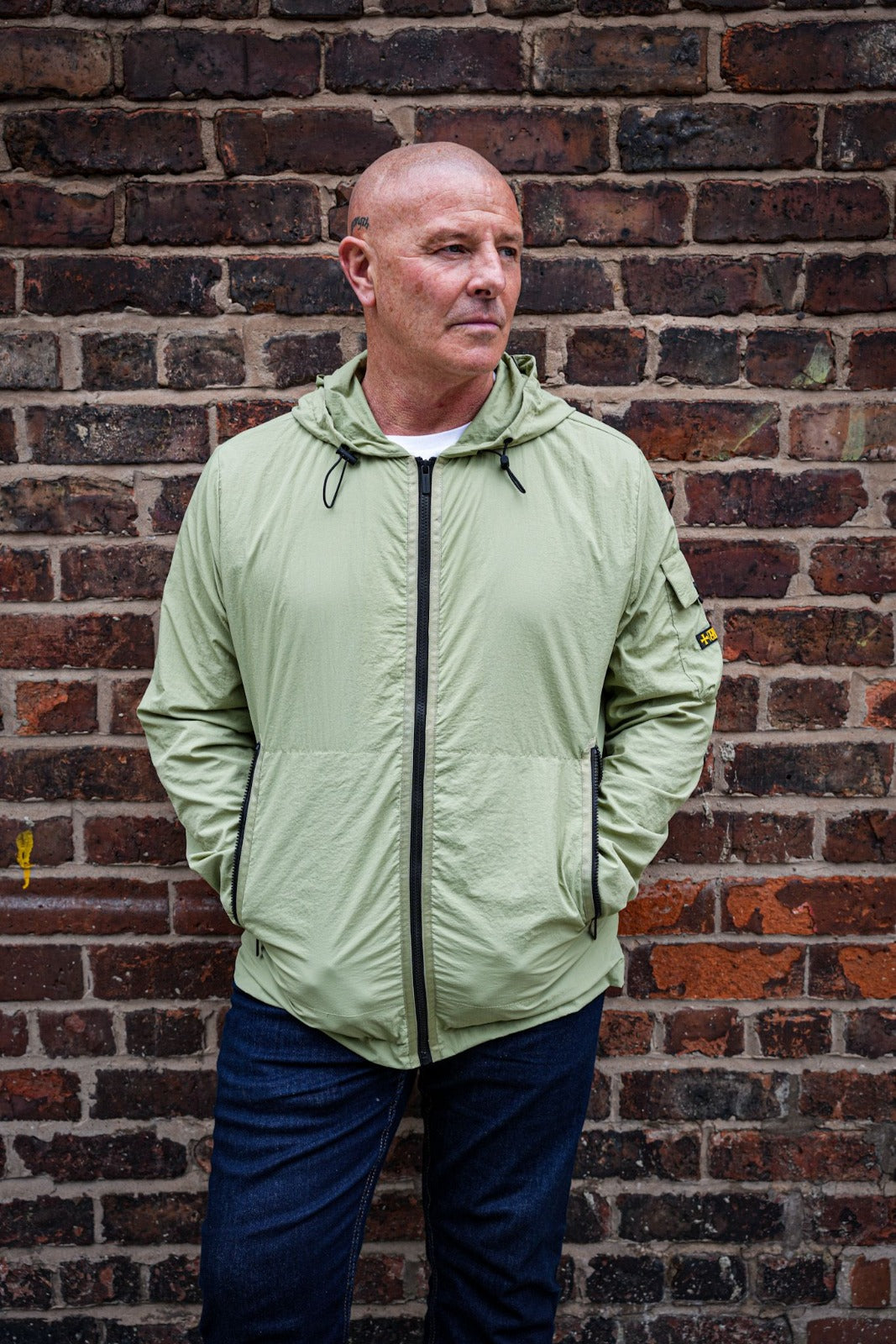 Conte Lightweight Windbreaker :: Light Olive