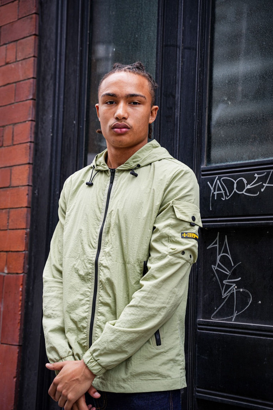 Conte Lightweight Windbreaker :: Light Olive