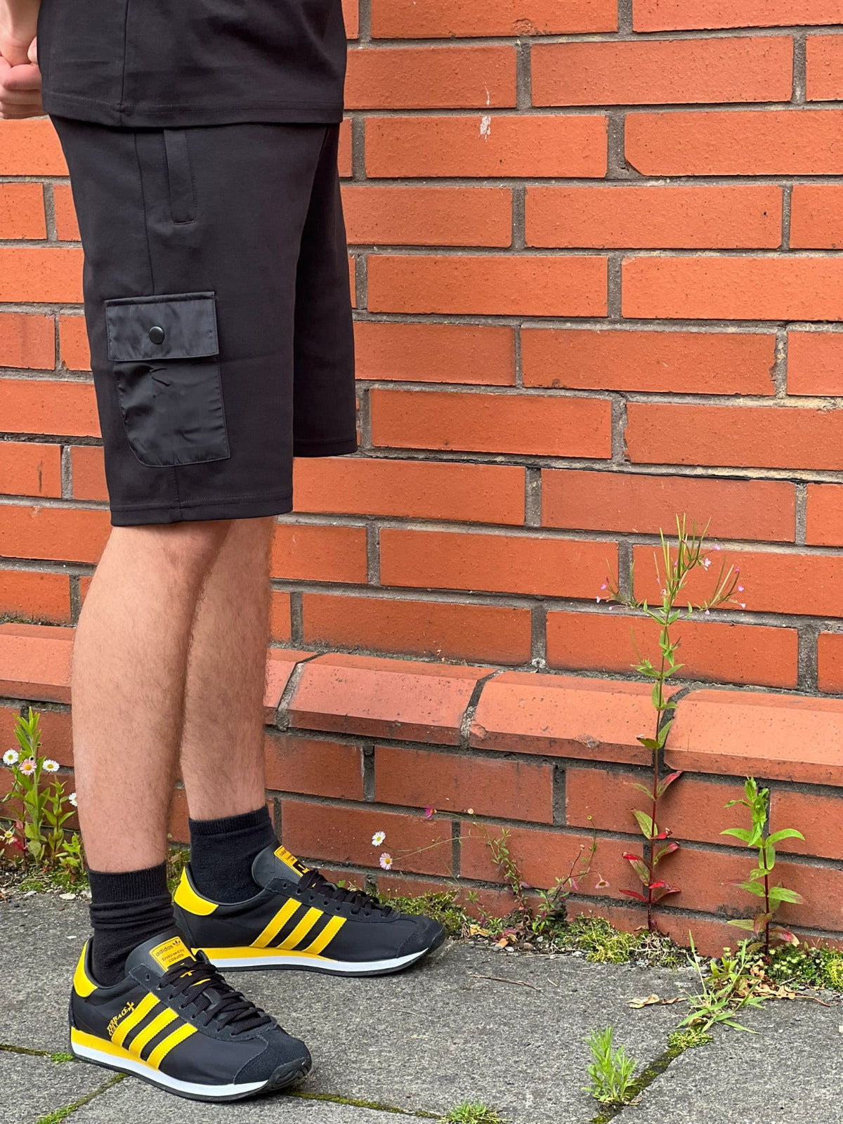 Terrace Cult Pocket Shorts :: Black