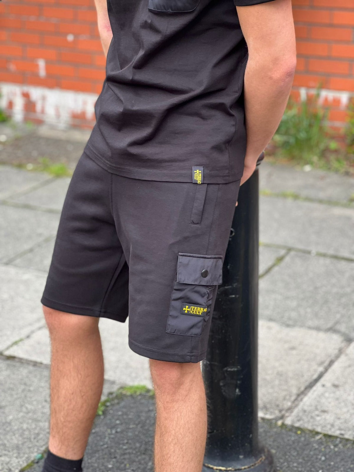 Terrace Cult Pocket Shorts :: Black