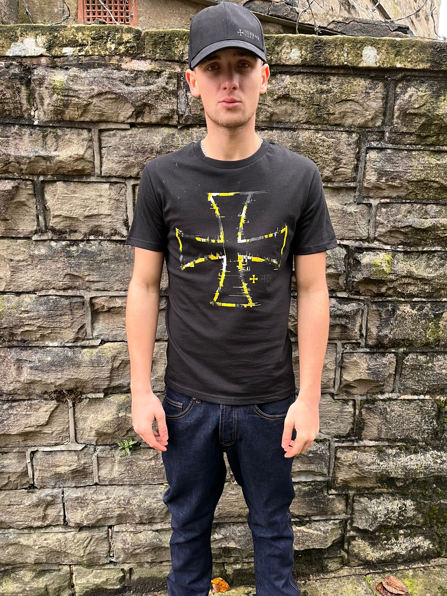 Glitch Tee :: Black/Yellow